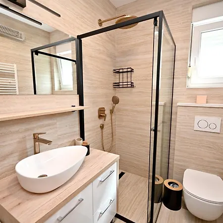 Apartman Heidi With Parking